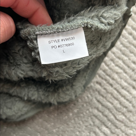 Vuori Women's Cozy Sherpa Jacket Green Fleece Jacket Olive Green Size Large - Picture 9 of 13